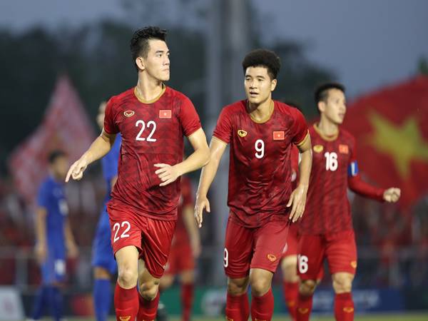 Trung phong cắm là gì? Các tố chất cần có ở cầu thủ