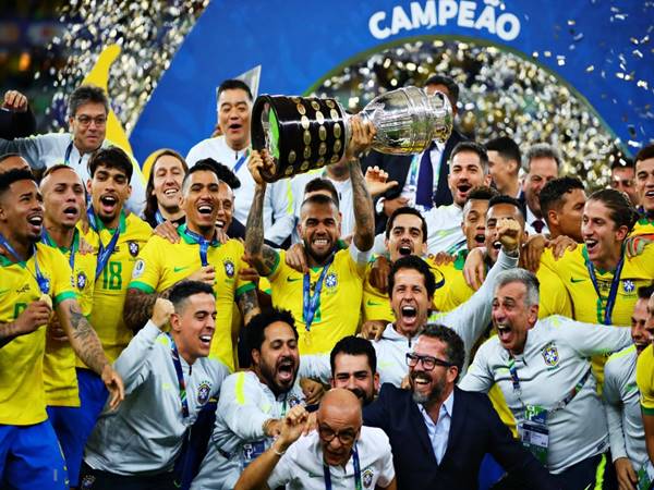 Brazil đội đăng quang ngôi vô địch mùa 