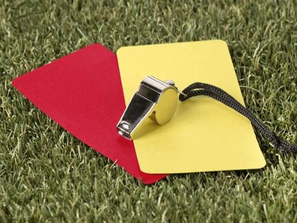 Nguồn gốc thẻ vàng thẻ đỏ được sử dụng lần đầu tiên
