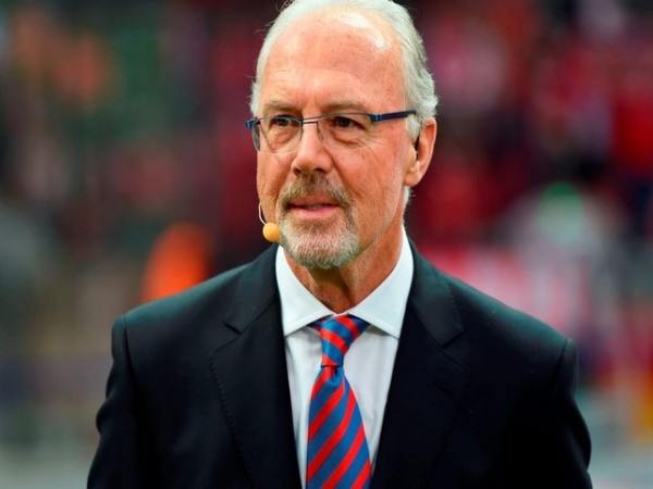 Huấn luyện viên Franz Beckenbauer
