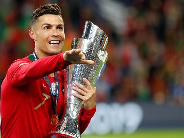 Ronaldo có bao nhiêu danh hiệu cùng đội tuyển Bồ Đào Nha?