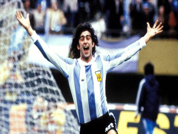 Tiền đạo Mario Kempes