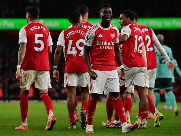 Nhìn lại những dấu ấn vàng son của Arsenal tại C1